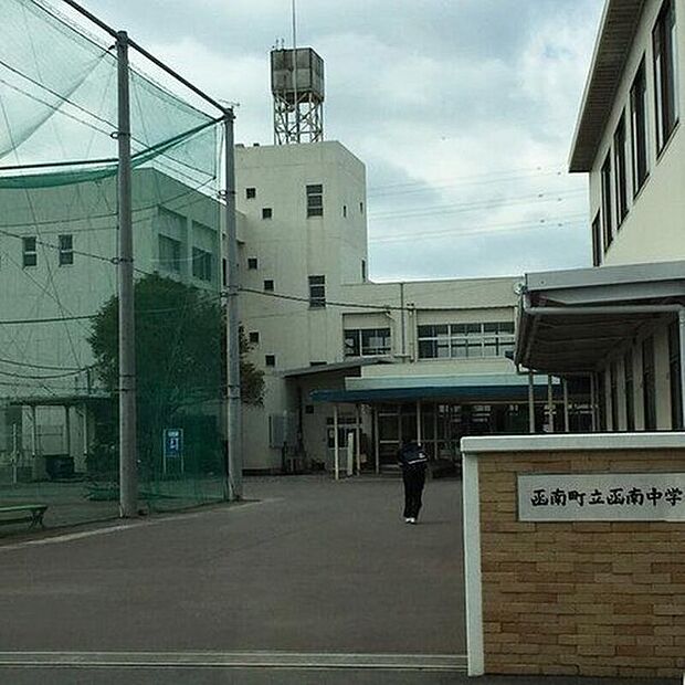 函南町立函南中学校（約210m）