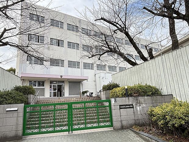 名古屋市立山根小学校（約800m）
