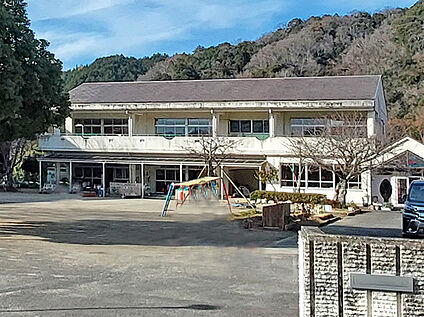大石幼稚園 約760ｍ(徒歩10分)