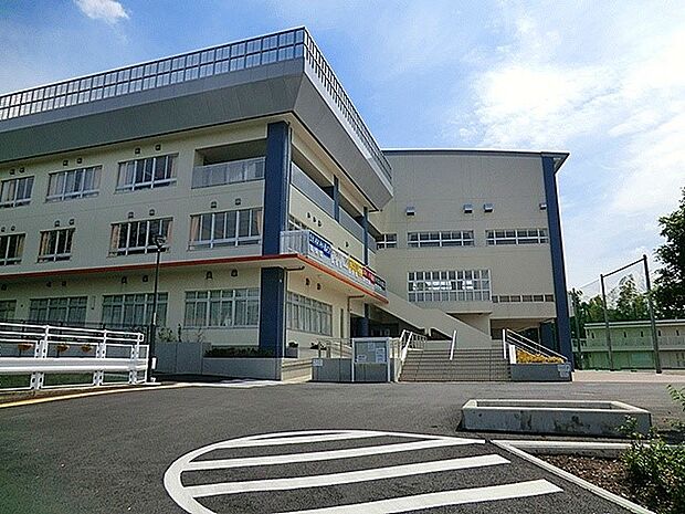 柿生中学校（約850m・徒歩11分）