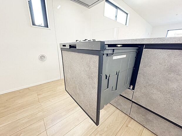 【食洗機　】利用者が増えているのはメリットが多いから。時間の節約、手が荒れない、水道代の節約、高温度で洗うので油汚れもしっかり落とせる。まさに理想家電。