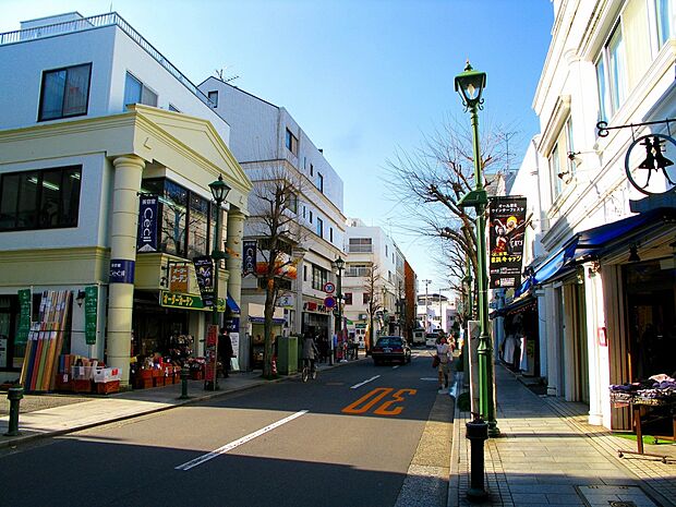 エルム通り商店街（約750m・徒歩10分）