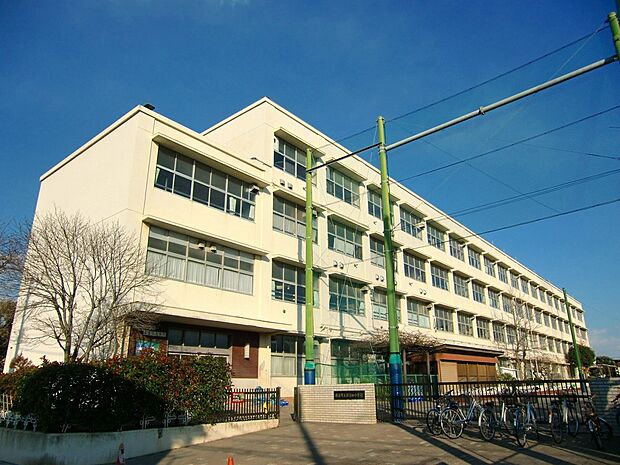 新吉田小学校(約290m)