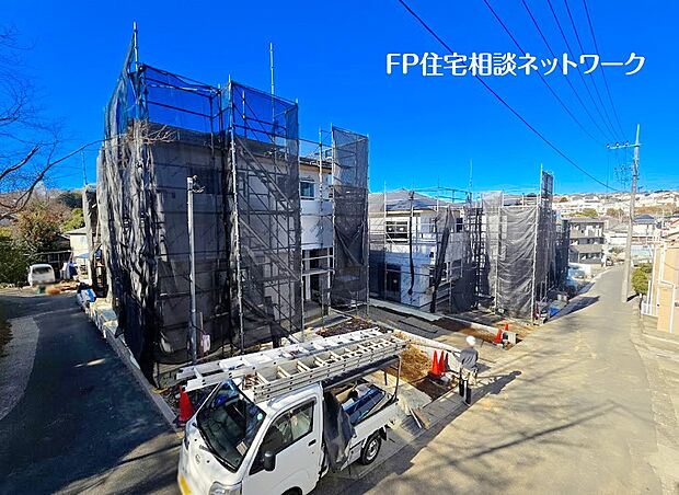 東側道路に面して、整った綺麗な街並み！大型分譲地なので同世代の方も多く住みやすい住環境です。