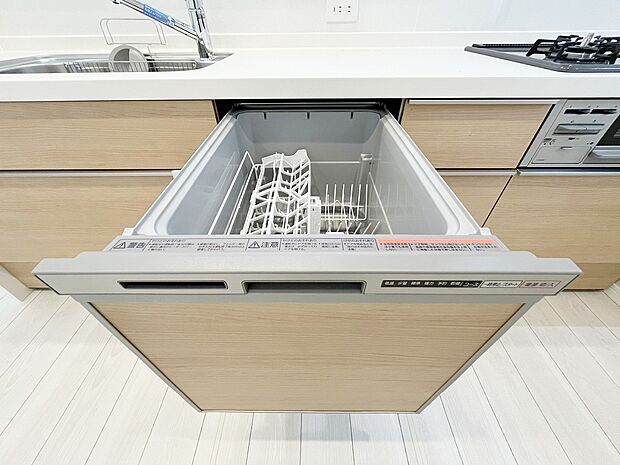 【食器洗浄乾燥機】時間の節約、手が荒れない、水道代の節約、高温度で洗うので油汚れもしっかり落とせる。まさに理想家電。