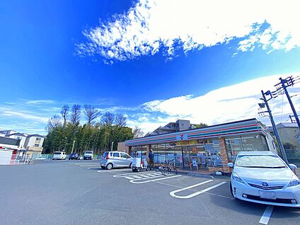 セブンイレブン川崎初山2丁目店 210m