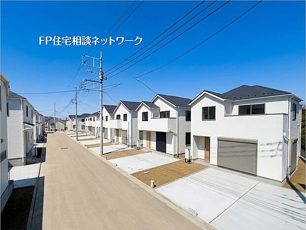 【外観】【類似外観同仕様】施工例のため分譲中の建物とは外壁、屋根開口部等の形状・仕様が異なります。