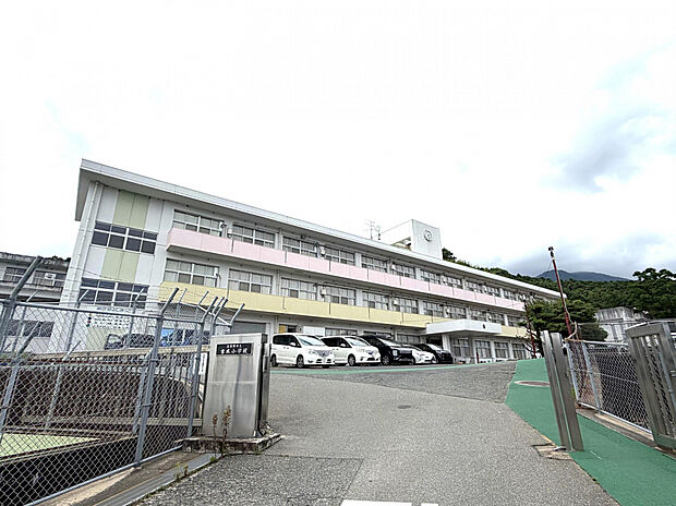 筑紫野市立吉木小学校（約1,270m）