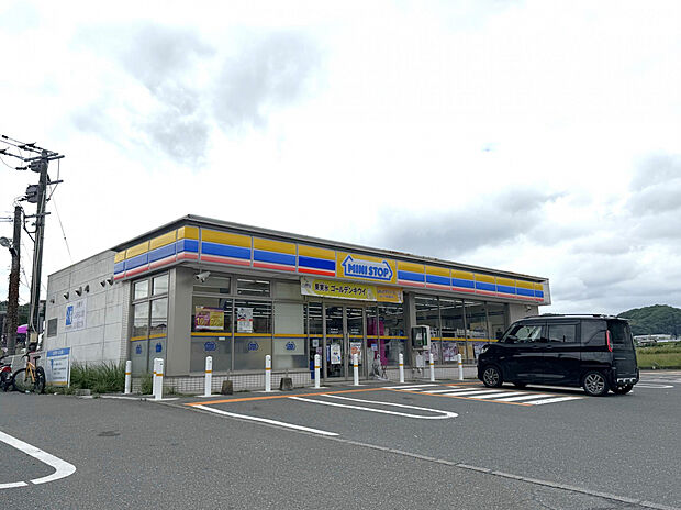 ミニストップ筑紫野原店（約296m）