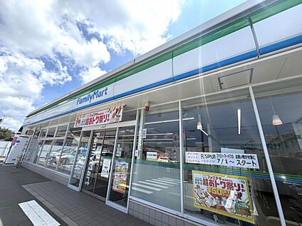 ファミリーマート宗像東郷五丁目店 518m