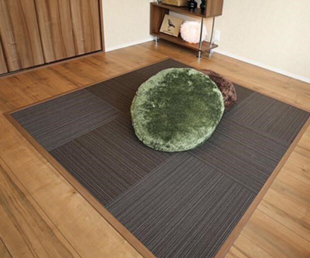 【その他画像】肌触りが心地いいテキスタイルをフロアに採用したリビングそばの寛ぎ空間。テキスタイルは、クッション性が高く子ども達の遊び場にもピッタリ。※画像はイメージです。実際の商品とはデザイン・仕様が一部異なります