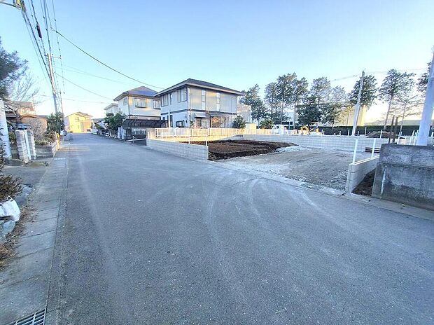 土日のご予約はもちろん、平日やお仕事のお時間に合わせてのご案内も実施しています。まずはお客様のご都合をお伺いさせて頂き、それに合う形で物件のご紹介をさせていただきます。お気軽にお問い合わせください。