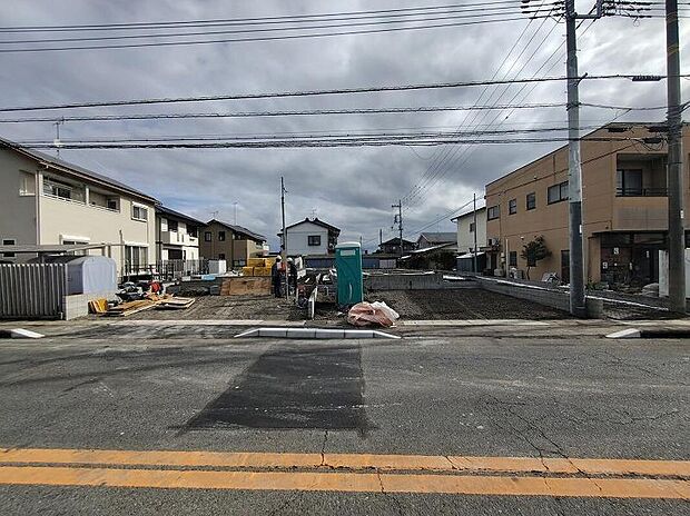 土日のご予約はもちろん、平日やお仕事のお時間に合わせてのご案内も実施しています。まずはお客様のご都合をお伺いさせて頂き、それに合う形で物件のご紹介をさせていただきます。お気軽にお問い合わせください。