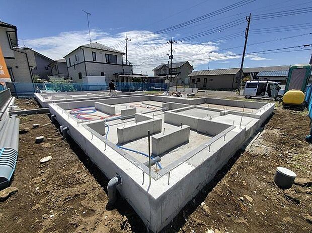 一戸建ての大きなメリットは、「自分の土地」を自由に使えること。好きなペットが飼えるほか、ガーデニングやDIY、車やバイクの手入れなど様々な趣味を楽しめます♪