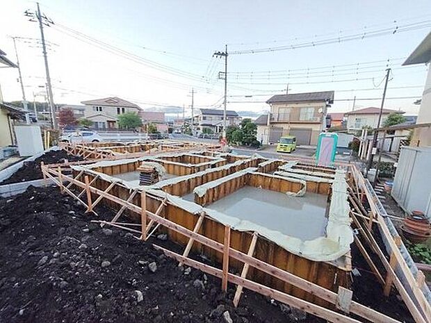 【現地外観写真】土日のご予約はもちろん、平日やお仕事のお時間に合わせてのご案内も実施しています。まずはお客様のご都合をお伺いさせて頂き、それに合う形で物件のご紹介をさせていただきます。お気軽にお問い合わせください。