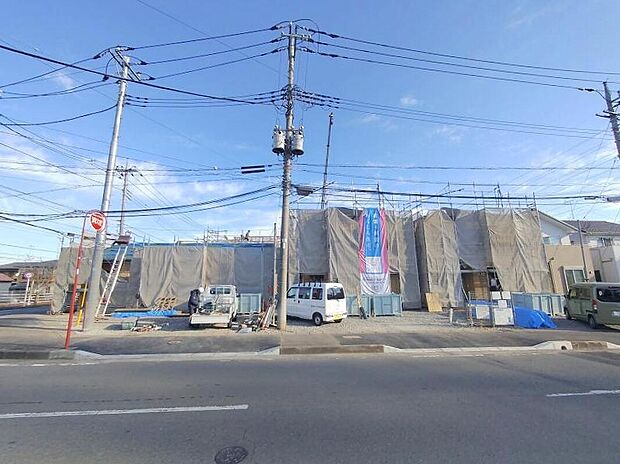 【前面道路含む現地写真】資料請求やご案内も即日対応いたします♪同じ施工例の物件見学や、完成イメージプレゼンテーションも承っております。どのような建物が建つか、間取りの広さは？など気になる点を一つ一つご説明させていただきます。