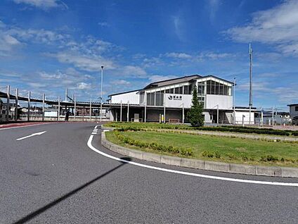 岡本駅 4000m (徒歩50分・車で８分)