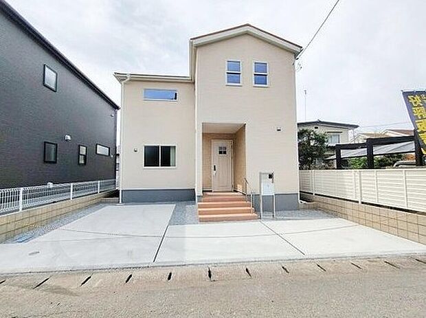 【【類似外観同仕様】】類似外観同仕様の物件になります。扉や窓の開口部の位置やデザインが異なります。建物のプレゼンテーションやモデルハウスのご案内も行っているので、お気軽にお問い合わせください。