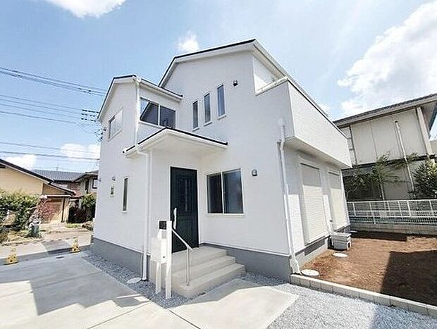 【【類似外観同仕様】】類似外観同仕様の物件になります。扉や窓の開口部の位置やデザインが異なります。建物のプレゼンテーションやモデルハウスのご案内も行っているので、お気軽にお問い合わせください。