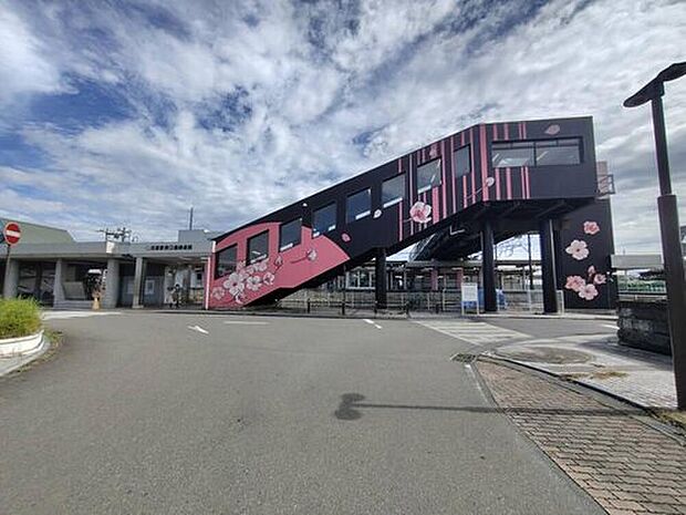 氏家駅（約2,500m）