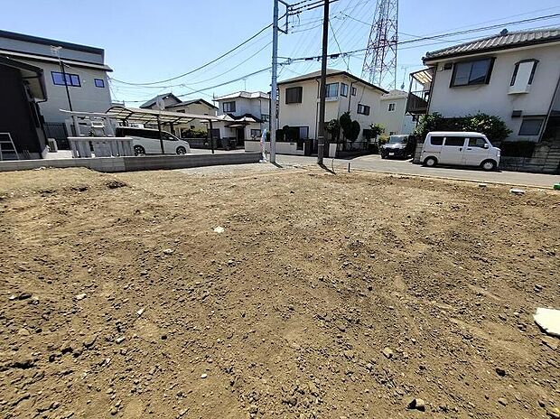 【現地外観写真】資料請求やご案内も即日対応いたします♪同じ施工例の物件見学や、完成イメージプレゼンテーションも承っております。どのような建物が建つか、間取りの広さは？など気になる点を一つ一つご説明させていただきます。