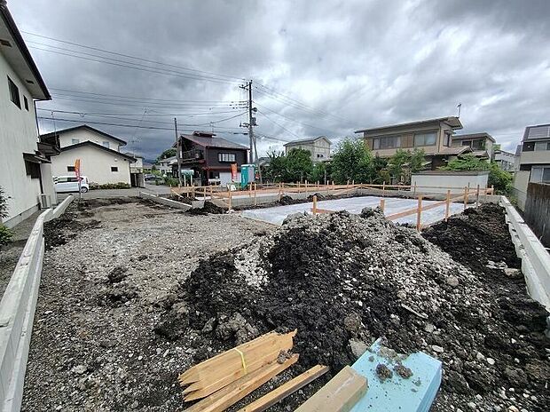 【現地外観写真】土日のご予約はもちろん、平日やお仕事のお時間に合わせてのご案内も実施しています。まずはお客様のご都合をお伺いさせて頂き、それに合う形で物件のご紹介をさせていただきます。お気軽にお問い合わせください。