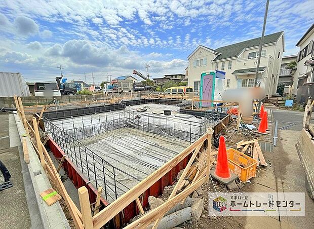 完成してからは見ることのできない、施工方法や構造をしっかりとご確認いただけるのが、建築中の住宅の大きなメリットです。専門知識を持ったスタッフがご説明させていただきます。お気軽にお問い合わせください。
