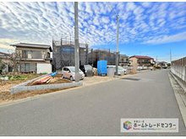 モデルハウスのご案内や、仕様や色の説明も細かくさせていただきます。弊社は飯田グループホールディングス唯一の販売専門会社になるので、細部まで説明いたします。もちろん住宅ローンのご相談だけでも大丈夫です。