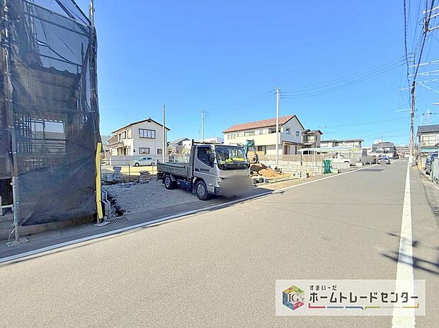 完成してからは見ることのできない、施工方法や構造をしっかりとご確認いただけるのが、建築中の住宅の大きなメリットです。専門知識を持ったスタッフがご説明させていただきます。お気軽にお問い合わせください。