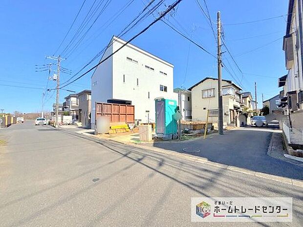 どのような建物が建つか、間取りの広さはどうかなど、気になる点は丁寧にご説明いたします。資料請求やご案内は即日対応いたします。土日や平日、お仕事終わりの時間など、ご都合に合わせてご案内いたします。