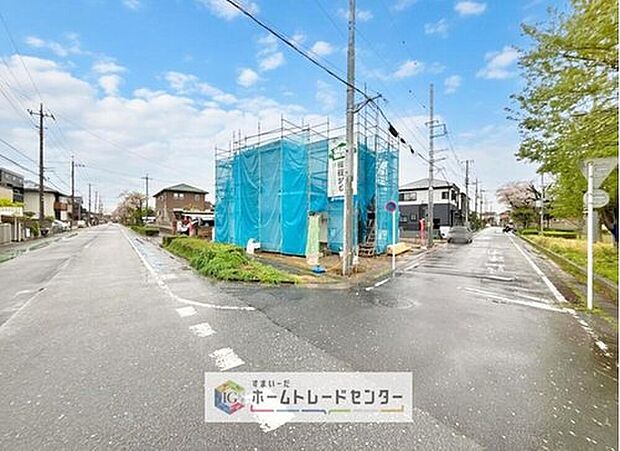 完成してからは見ることのできない、施工方法や構造をしっかりとご確認いただけるのが、建築中の住宅の大きなメリットです。専門知識を持ったスタッフがご説明させていただきます。お気軽にお問い合わせください。