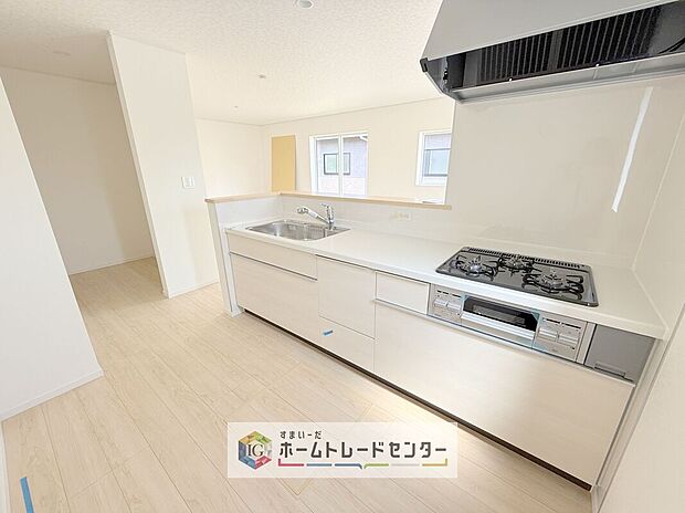 キッチンスペースはご家族みんなで作業ができるスペースを確保しております。みんなで楽しくお料理やお片付けをすれば、家事の時間も家族のコミュニケーションの時間に変わります。

