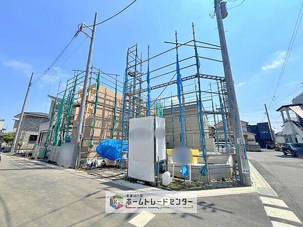 完成してからは見ることのできない、施工方法や構造をしっかりとご確認いただけるのが、建築中の住宅の大きなメリットです。専門知識を持ったスタッフがご説明させていただきます。お気軽にお問い合わせください。
