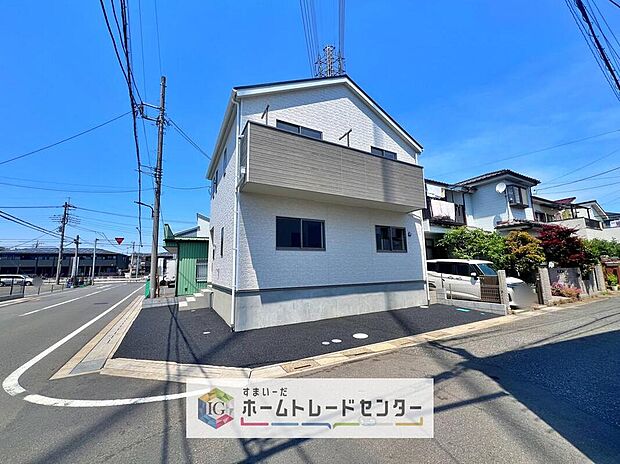 ご覧いただけているように、南道路で南側に日差しを遮るような建物はありません、日当たりは後では買えないものです。しっかりと目で見てご判断いただきたく思います。