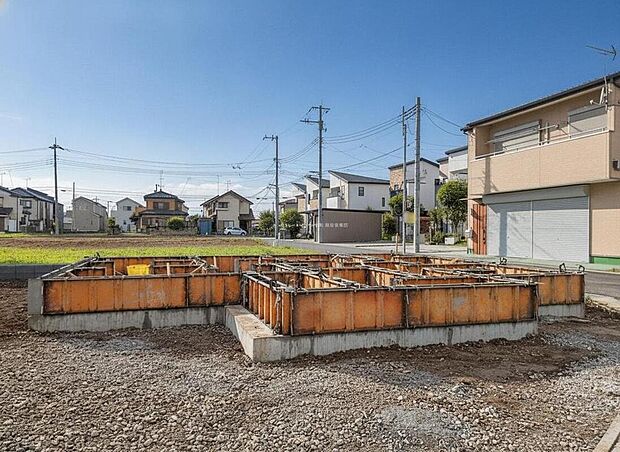 どのような建物が建つか、間取りの広さはどうかなど、気になる点は丁寧にご説明いたします。資料請求やご案内は即日対応いたします。土日や平日、お仕事終わりの時間など、ご都合に合わせてご案内いたします。