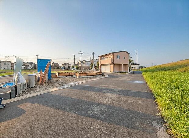 土日のご予約はもちろん、平日やお仕事のお時間に合わせてのご案内も実施しています。まずはお客様のご都合をお伺いさせて頂き、それに合う形で物件のご紹介をさせていただきます。お気軽にお問い合わせください。