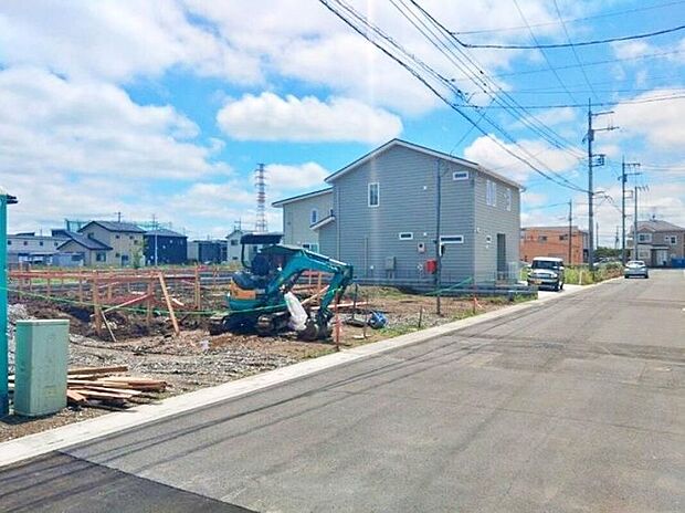 これから徐々に家の骨組みが出来上がっていきます!どんな家が建つのか楽しみですね♪お気軽にお問い合わせください。