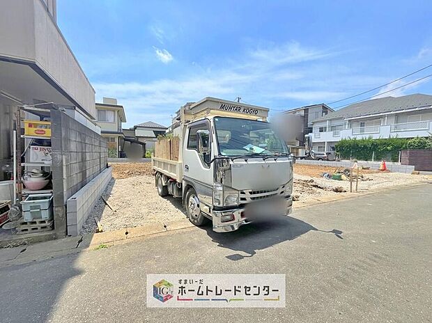 完成してからは見ることのできない、施工方法や構造をしっかりとご確認いただけるのが、建築中の住宅の大きなメリットです。専門知識を持ったスタッフがご説明させていただきます。お気軽にお問い合わせください。