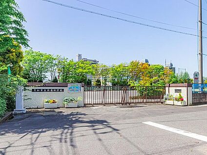 草加市立花栗中学校 1300m(徒歩17分)