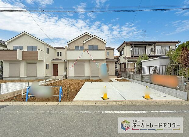 【【カースペース2台】】カースペースが2台分ございますので、家族分の自転車を駐輪したり、急な来客用の駐車スペースとしてもお使いいただけます。