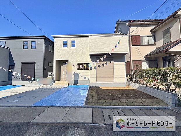 【【カースペース2台】】カースペースは２台分ございますので、家族分の自転車を駐輪したり、急な来客用の駐車スペースとしてもお使いいただけます。