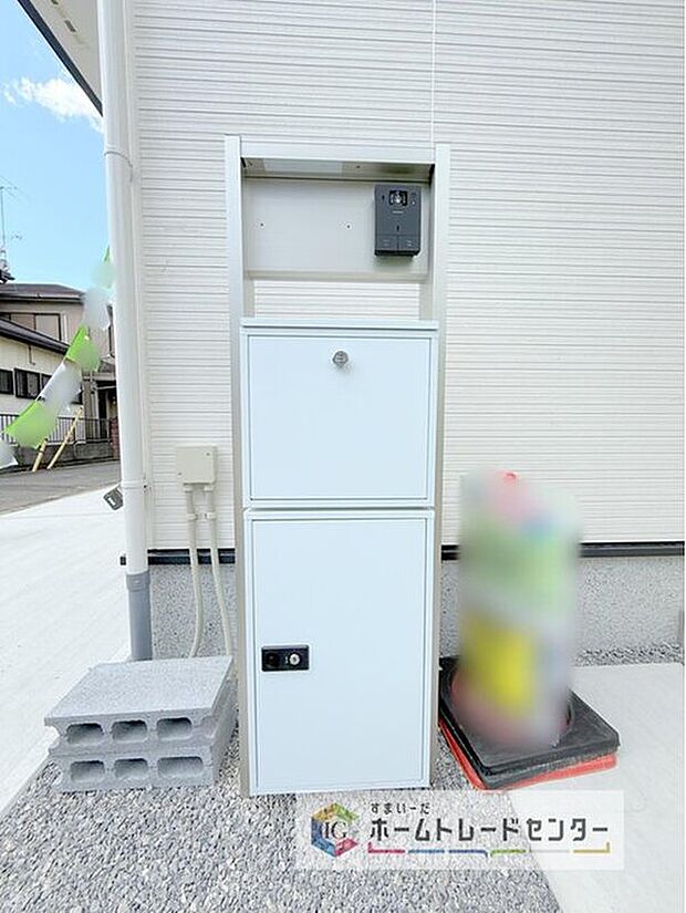 【【宅配BOX】】戸建用の宅配ボックスを設置。通販でのお買い物などお荷物が届く予定があっても時間を気にせず外出できるので大変便利です。
