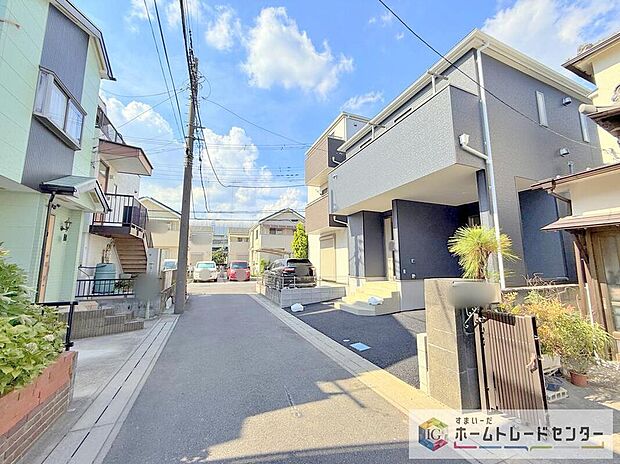 【前面道路含む現地写真】土日のご予約はもちろん、平日やお仕事のお時間に合わせてのご案内も実施しています。まずはお客様のご都合をお伺いさせて頂き、それに合う形で物件のご紹介をさせていただきます。お気軽にお問い合わせください。