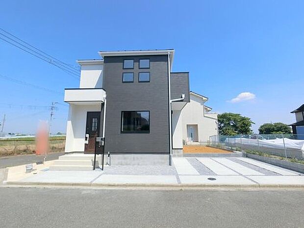 【【類似外観同仕様】】類似外観同仕様の物件になります。扉や窓の開口部の位置やデザインが異なります。
建物のプレゼンテーションやモデルハウスのご案内も行っているので、お気軽にお問い合わせください。