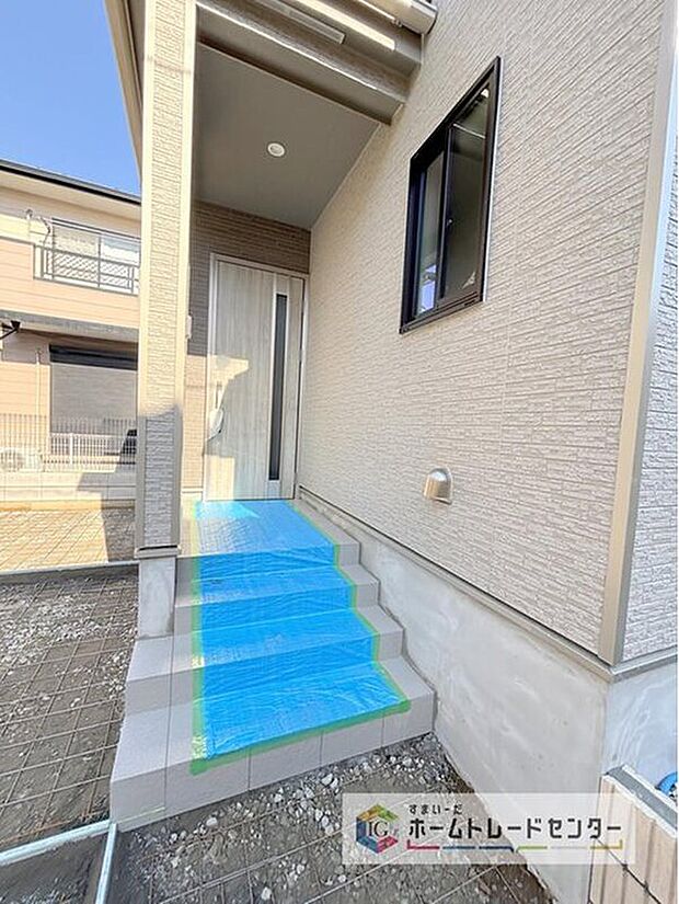 【 現地外観写真】資料請求やご見学は即日対応可能♪陽当りや通風など住みやすさの工夫が満載。資料に載っていない街並みや周辺環境は、ぜひ現地で実際にお確かめください。