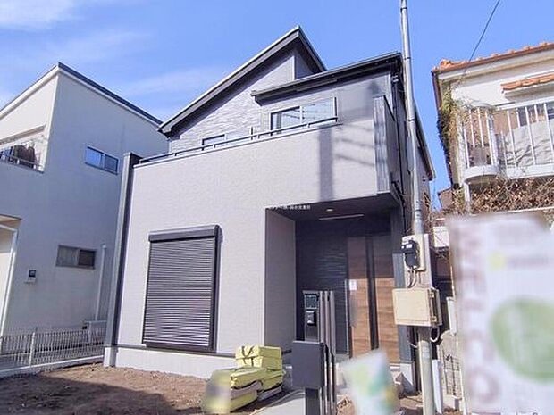 【現地外観写真】爽やかな青空と陽光に包まれる心地よい住空間。ネットでは分からない現地の魅力をぜひご覧ください。人生で大切なお住まいですので、ゆっくりとご見学ください。