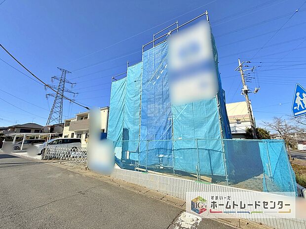 【 現地外観写真】資料請求やご見学は即日対応可能♪陽当りや通風など住みやすさの工夫が満載。資料に載っていない街並みや周辺環境は、ぜひ現地で実際にお確かめください。