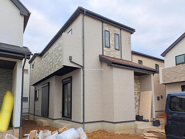 【 現地外観写真】資料請求やご見学は即日対応可能♪陽当りや通風など住みやすさの工夫が満載。資料に載っていない街並みや周辺環境は、ぜひ現地で実際にお確かめください。