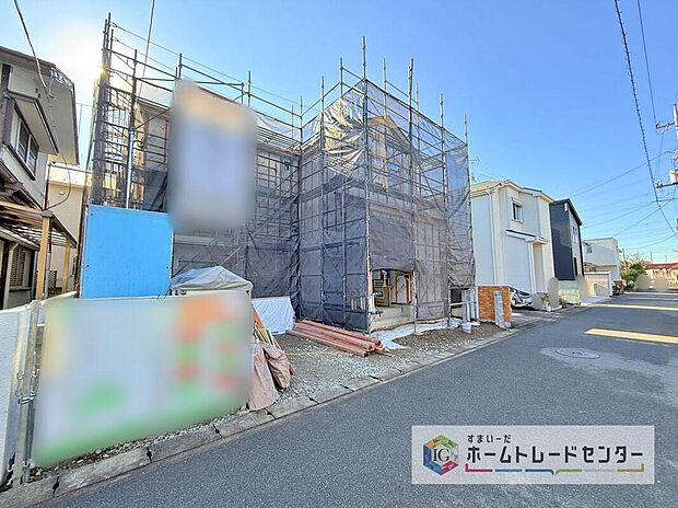 【現地外観写真】どのような建物が建つか、間取りの広さはどうかなど、気になる点は丁寧にご説明いたします。資料請求やご案内は即日対応いたします。土日や平日、お仕事終わりの時間など、ご都合に合わせてご案内いたします。