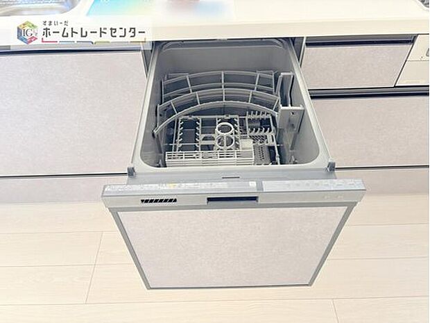 【【食器洗浄乾燥機】】後片付けもラクラクなビルトイン食洗機付き。洗い終わった
食器の水切りや乾燥としても便利です。